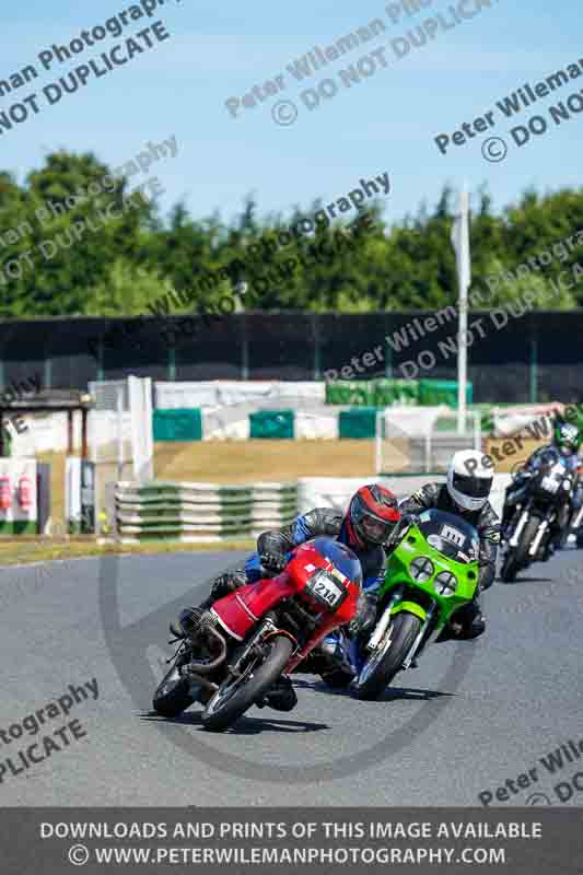 Vintage motorcycle club;eventdigitalimages;mallory park;mallory park trackday photographs;no limits trackdays;peter wileman photography;trackday digital images;trackday photos;vmcc festival 1000 bikes photographs